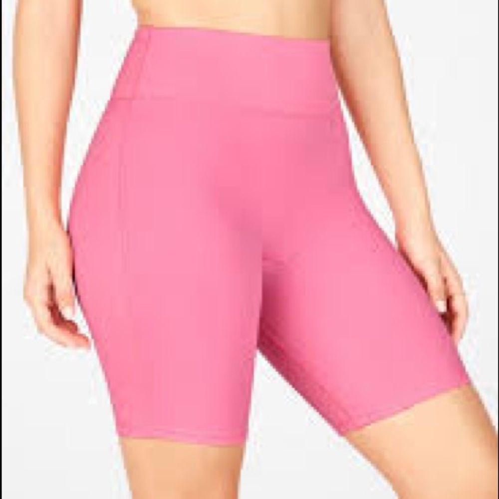 NWOT Fabletics Anywhere High-Waisted Short 9''